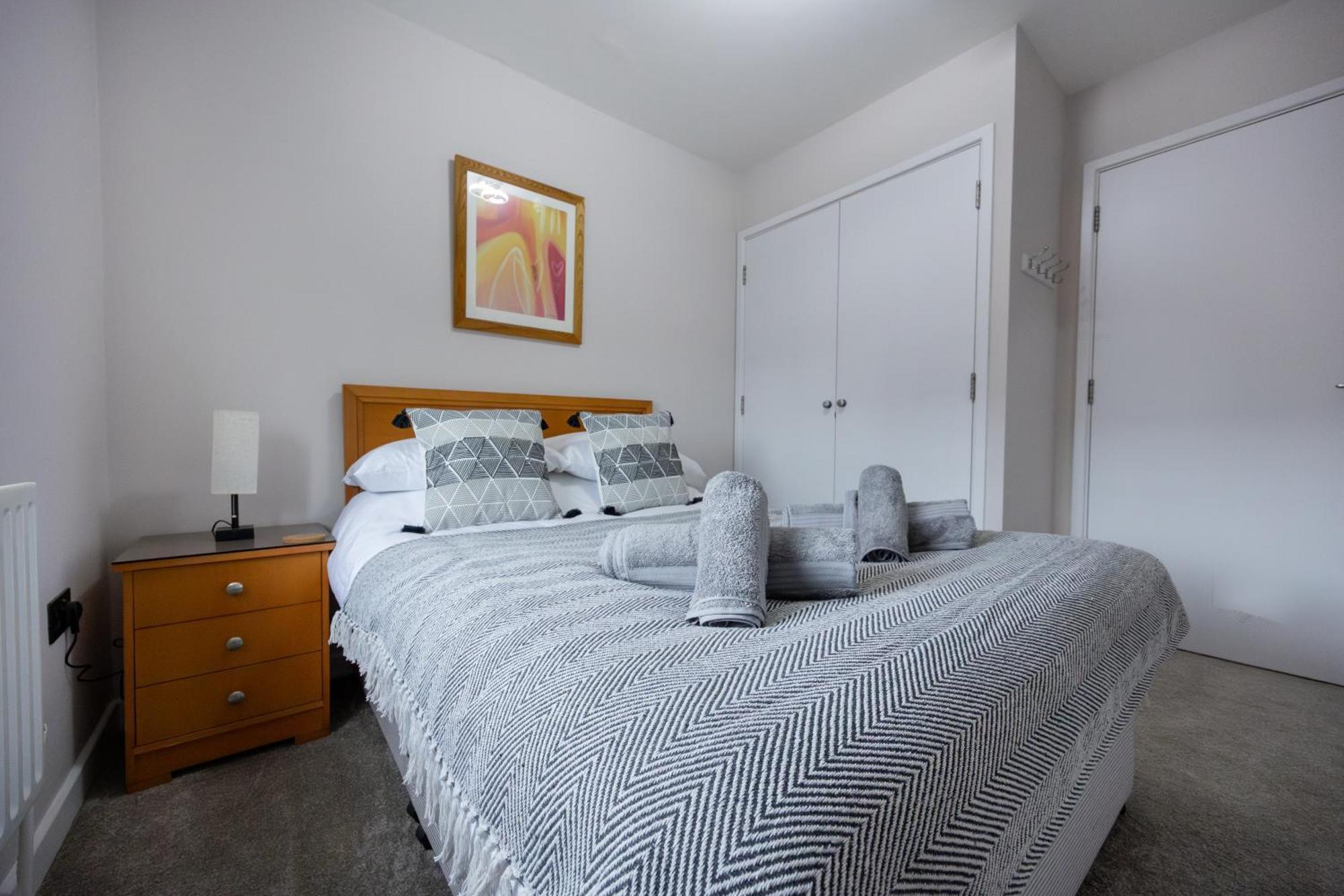 Apartamento Stunning 3Br, Free Parking, Near Town Center, Long Term Discoun Reading Exterior foto
